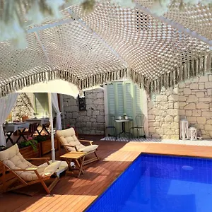 Ella Alacati Otel Ildır
