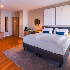 Ramada Encore By Wyndham Messe Hotell München