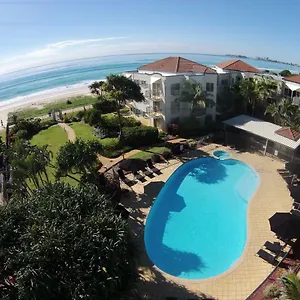 golden-riviera-beach-resort.queenslandhotels.net/